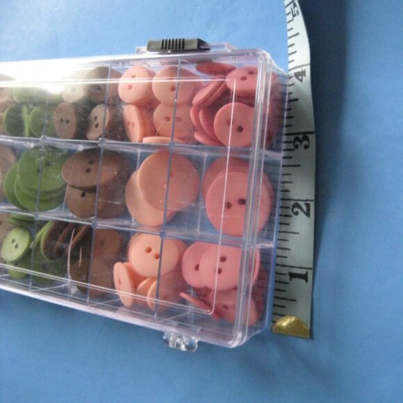 209 Craft or Sewing Buttons Matching S M L - Picture 2 of 9
